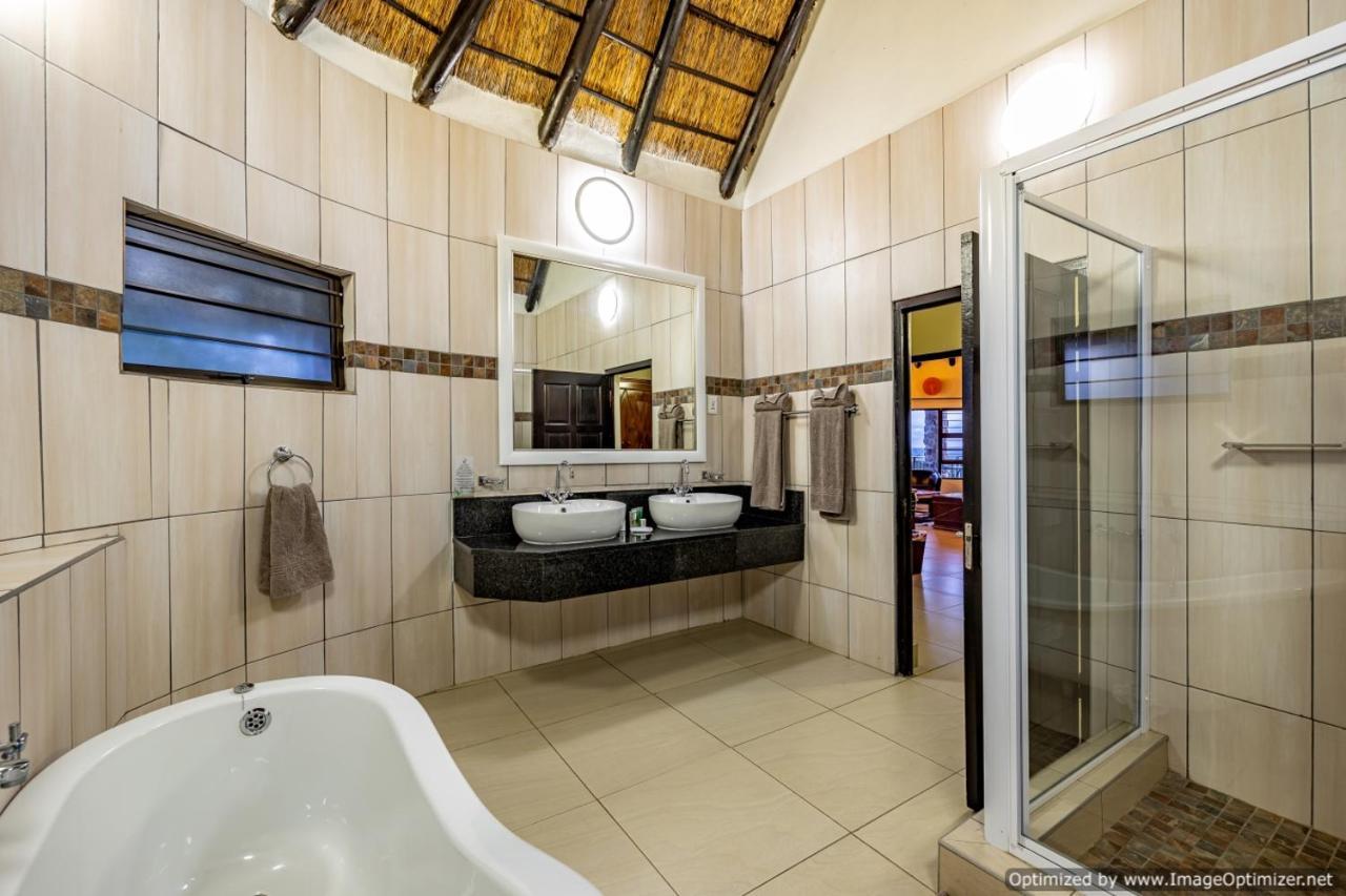 Zulu Nyala Game Lodge Hluhluwe Exterior foto